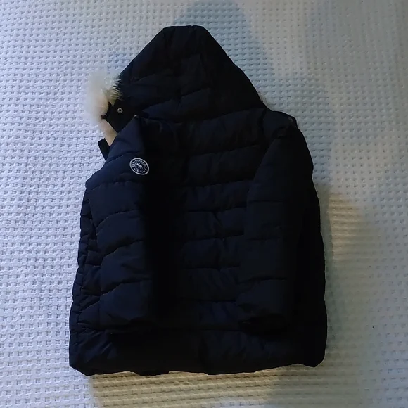 Abercrombie & Fitch Black Puffer Jacket for Kids - Picture 3 of 3